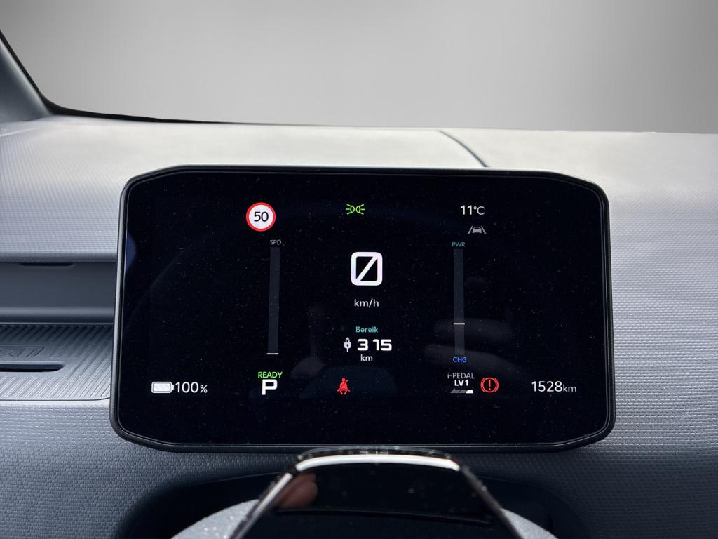 Kia Pv5 l2h1 essential 71.2 kwh | demonstratieauto | houten vloer en wanden