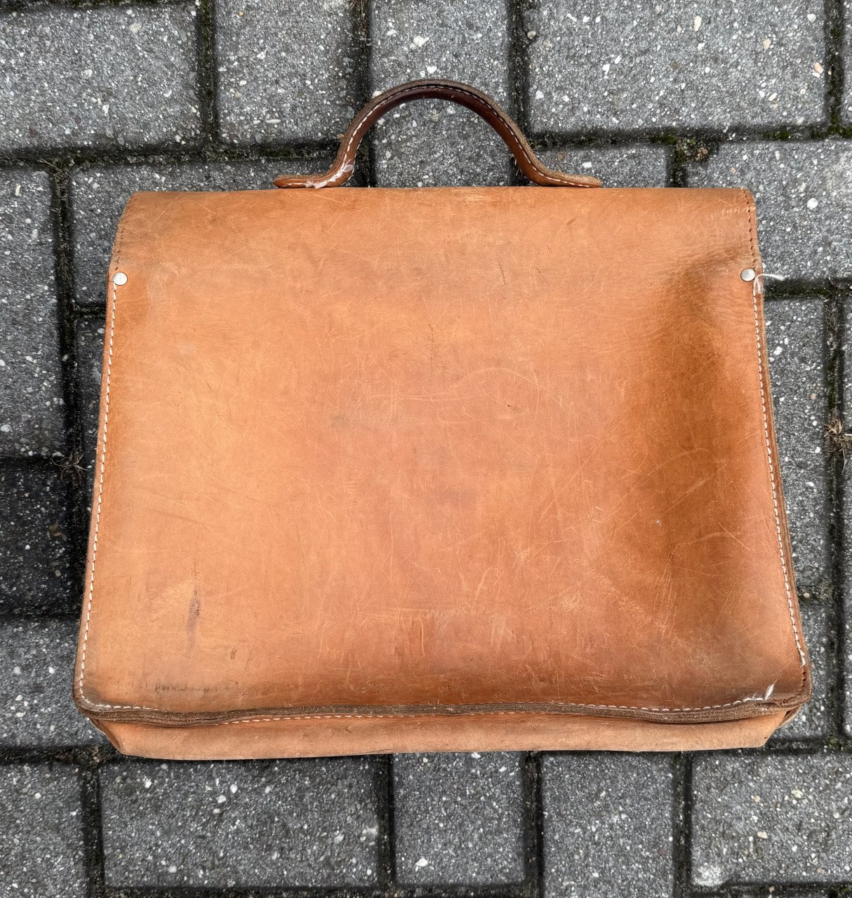 Vintage dik leren schooltas. Orginal Ruitertassen