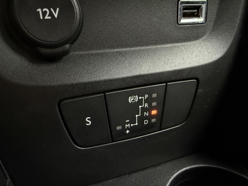 Citroen C3 1.2 pt s&s shine // automaat // trekhaak //