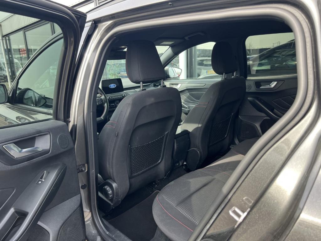 Ford Focus wagon 1.0 ecoboost 125pk st-line x , trekhaak , winterpack