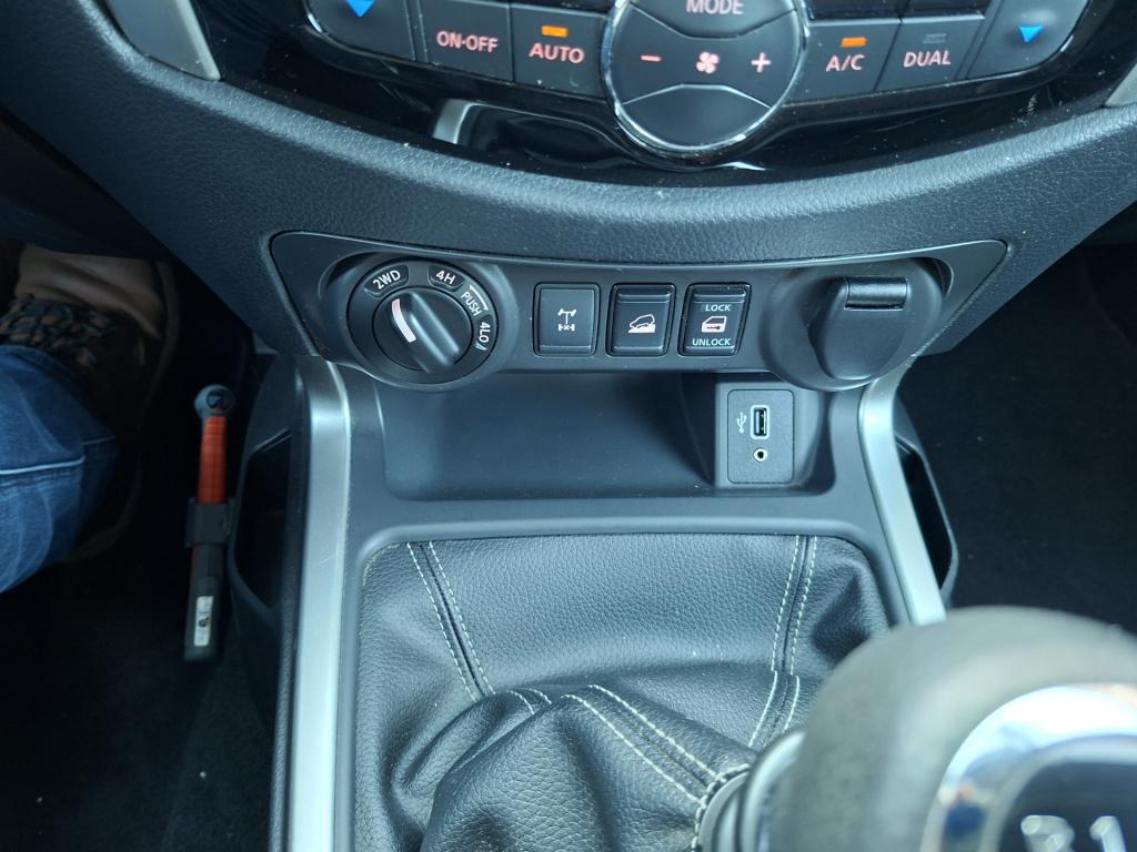 Nissan Navara 2.3 dci n-connecta king cab 3500 kg trekgewicht | bullbar | h