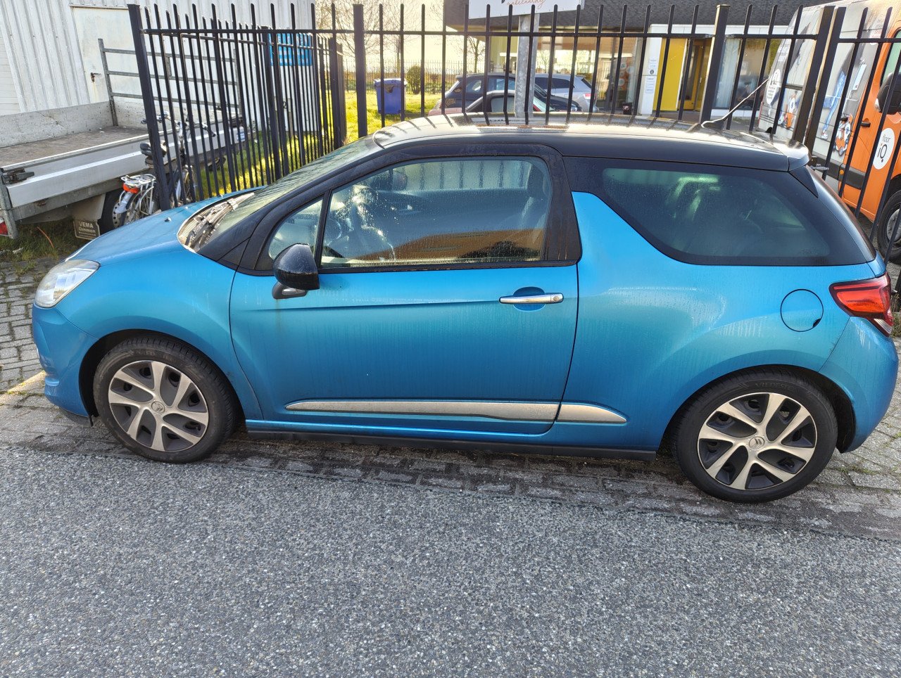 Te koop: Citroën DS3 1.2 VTi Benzine – Blauw/Zwart – APK tot eind juni 2026