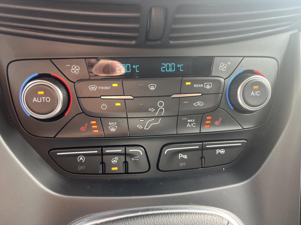 Ford Kuga 1.5 ecoboost titanium 2000 kg  trekgewicht