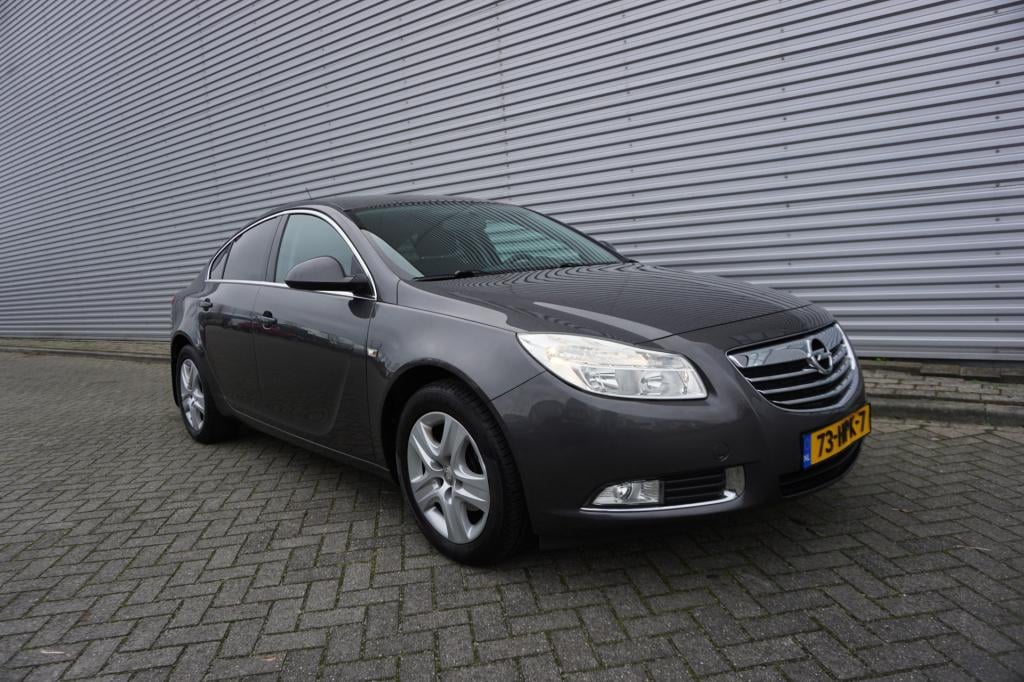 Opel Insignia 1.8 edition climate / cruise controle / parkeersensor