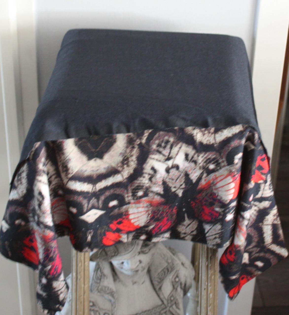 Zwart met gekleurde rand  lap stof