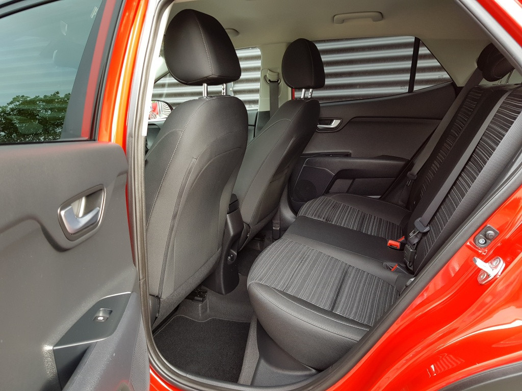 Kia Stonic mhev dynamicplusline 100 pk