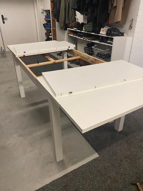 Witte ikea uitschuif eettafel