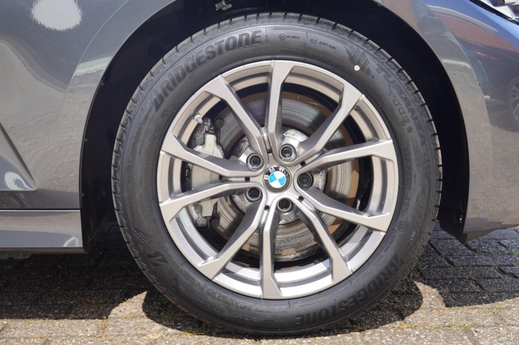 BMW 3-serie touring 330i business edition plus