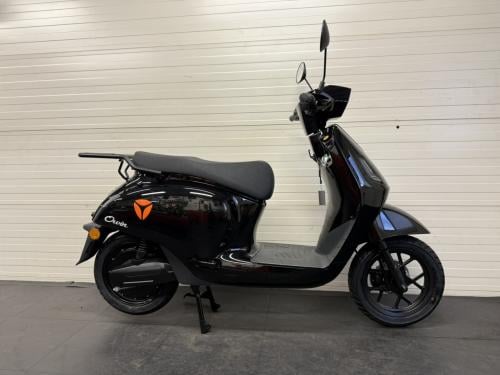 Yadea Owin 25/45km, de A-merk retro E-scooter nu op voorraad!
