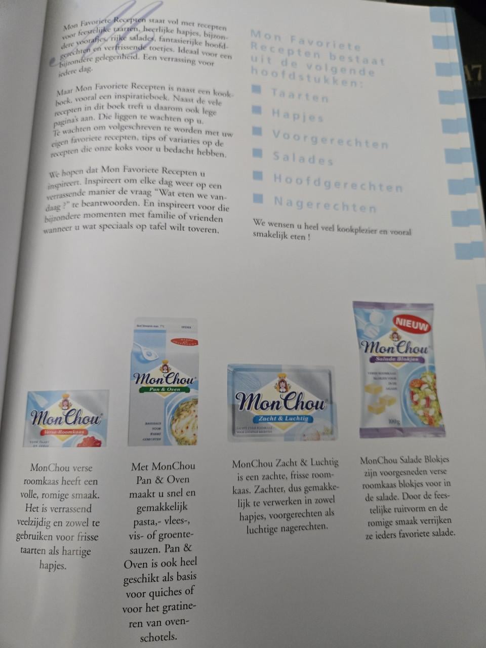 Kookboek "Mon Favoriete Recepten", uitgegeven door MonChou.