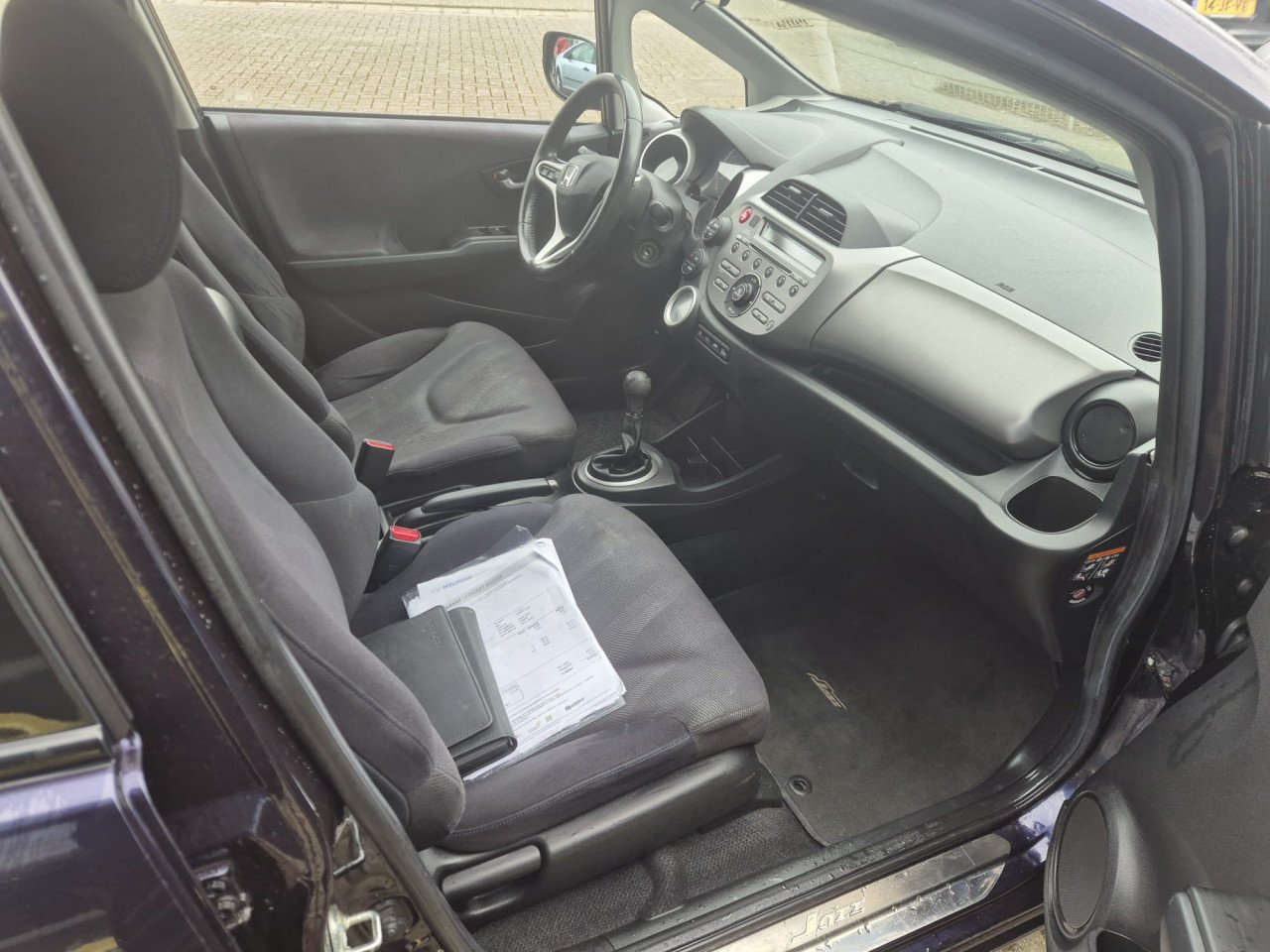 Honda JAZZ 1.4 Comfort 5deurs bj:2010 airco lm-velgen i.z.g.st