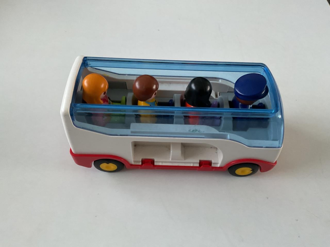 Heel veel Lego Duplo in vele kleuren en maten van blokjes. Poppetjes. Auto