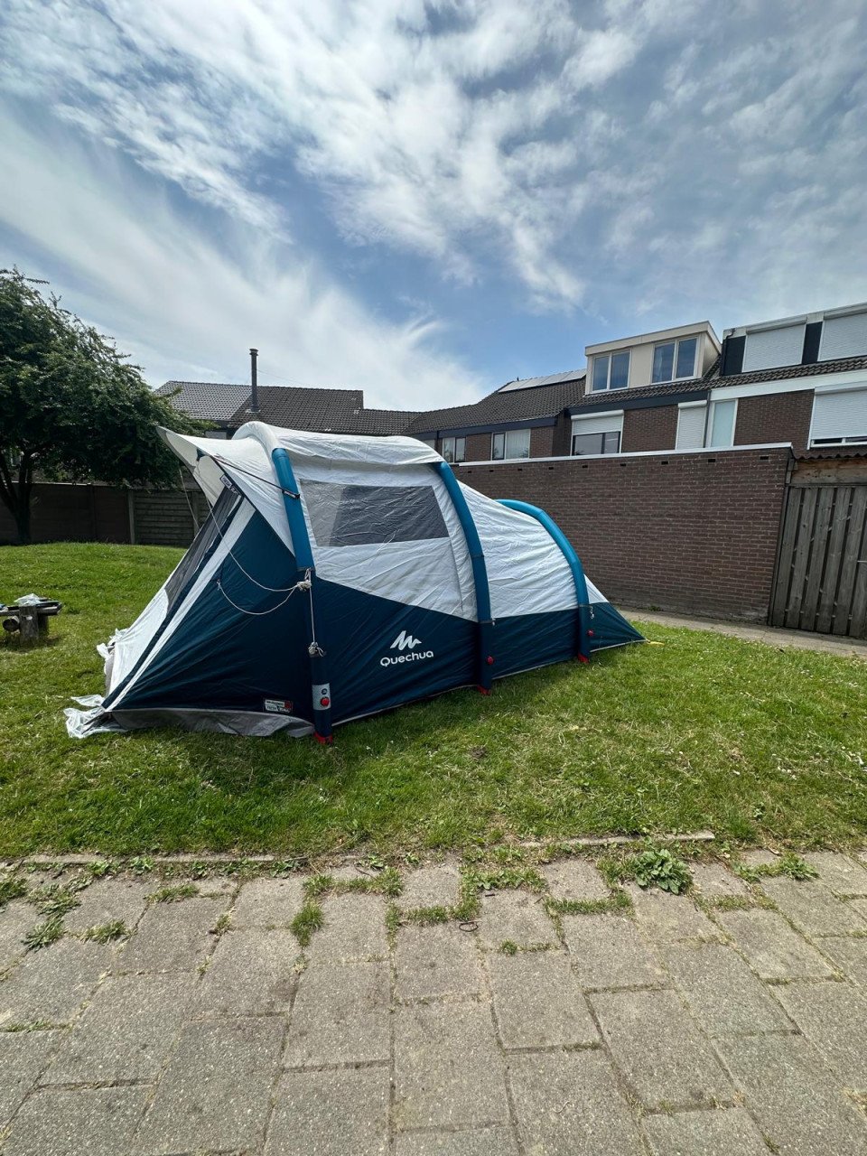 Opblaasbare tent 4 persoons met grote leefruimte