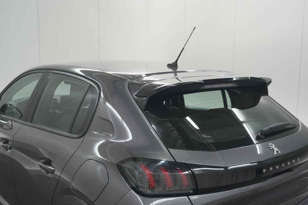 Peugeot 208 puretech 100 eat8 allure | camera | apple carplay | navigatie |