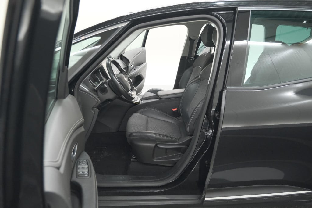 Renault Grand Scenic tce 140 edc limited | 7 zitplaatsen | trekhaak | camer