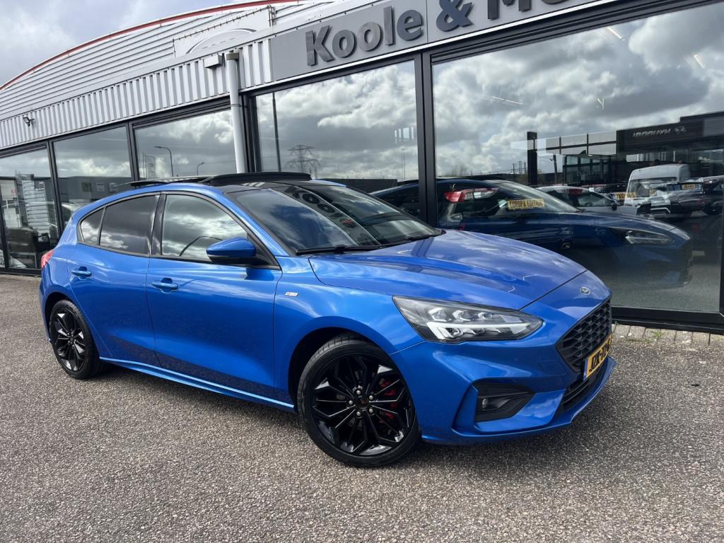 Ford Focus 1.0 ecoboost hybrid 155pk st line x , panodak , winterpack
