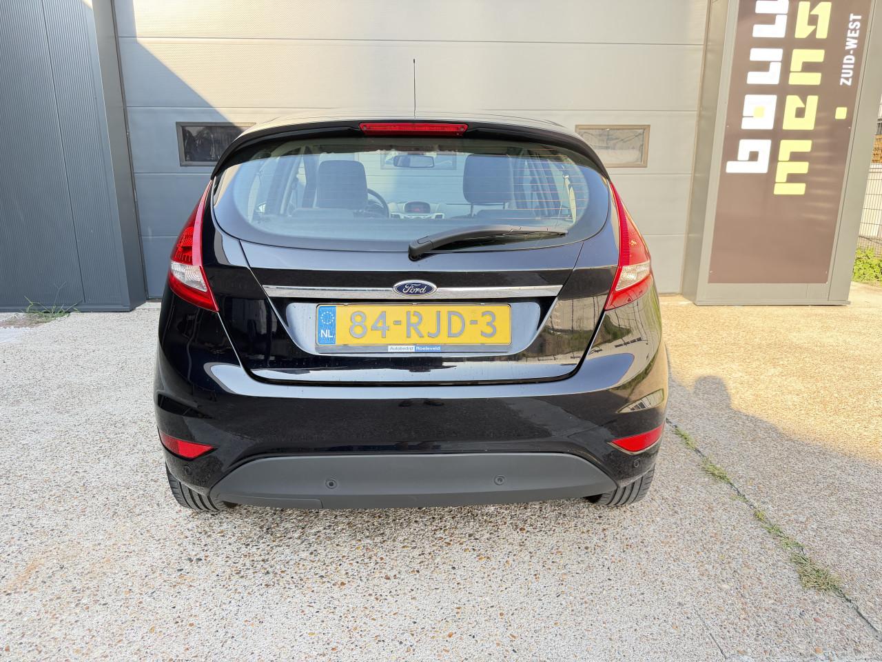 Ford Fiesta 1.25 52KW Titanium 5DRS 2011 Zwart Airco Apk Cruise