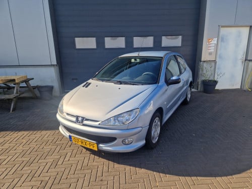 TE KOOP PEUGEOT 206 1.4 AIR LINE MET AIRCO