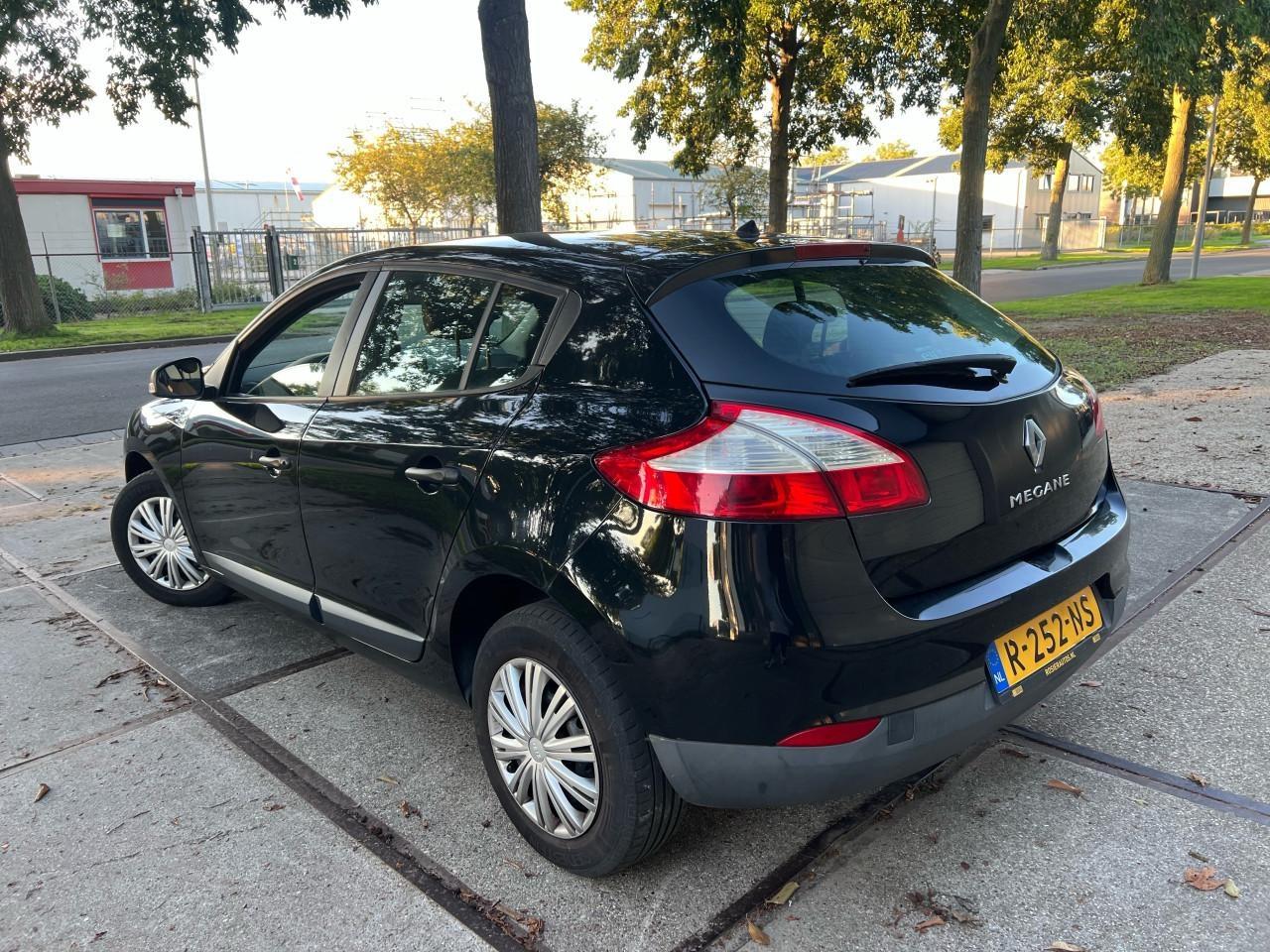 Renault Megane 1.6 Authentique 159.173KM