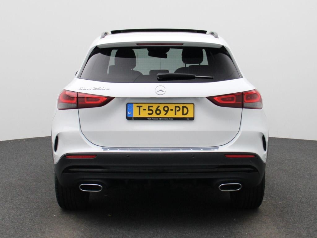 Mercedes-Benz Gla-klasse 250 e amg line premium plus | automaat | panorama 