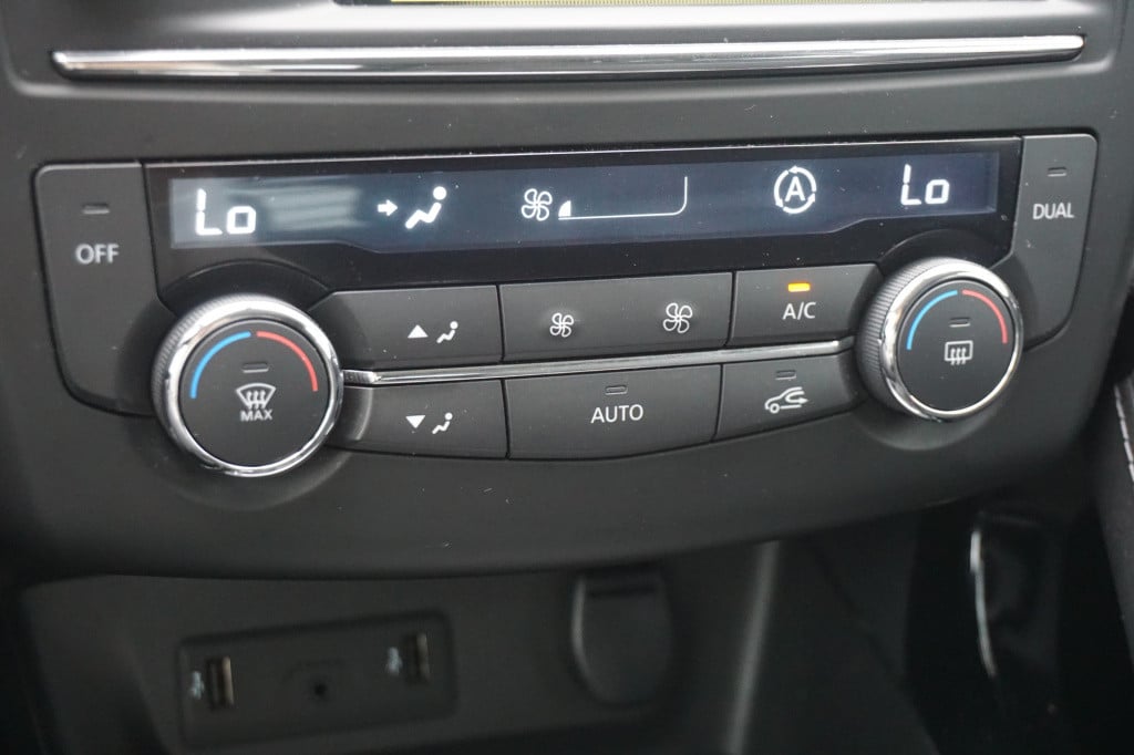 Renault Kadjar 1.2 tce zen airco / navi / cruise / trekhaak / parkeers. / l