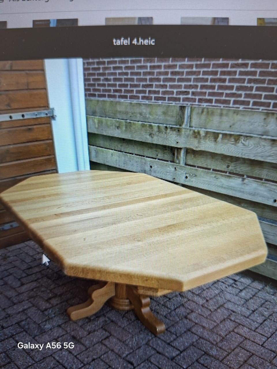 Massief  eiken  eettafel