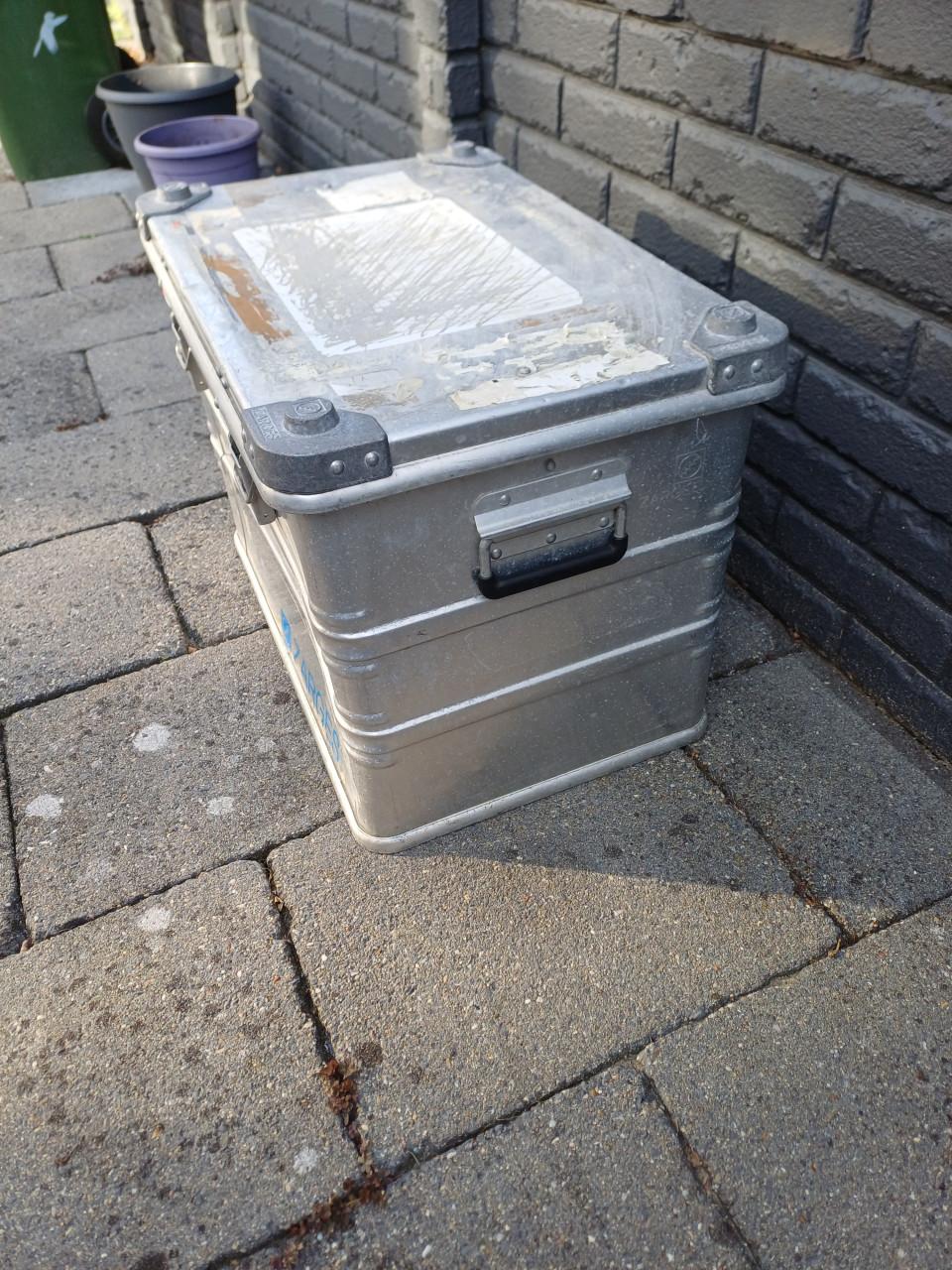 Metalen opbergbox