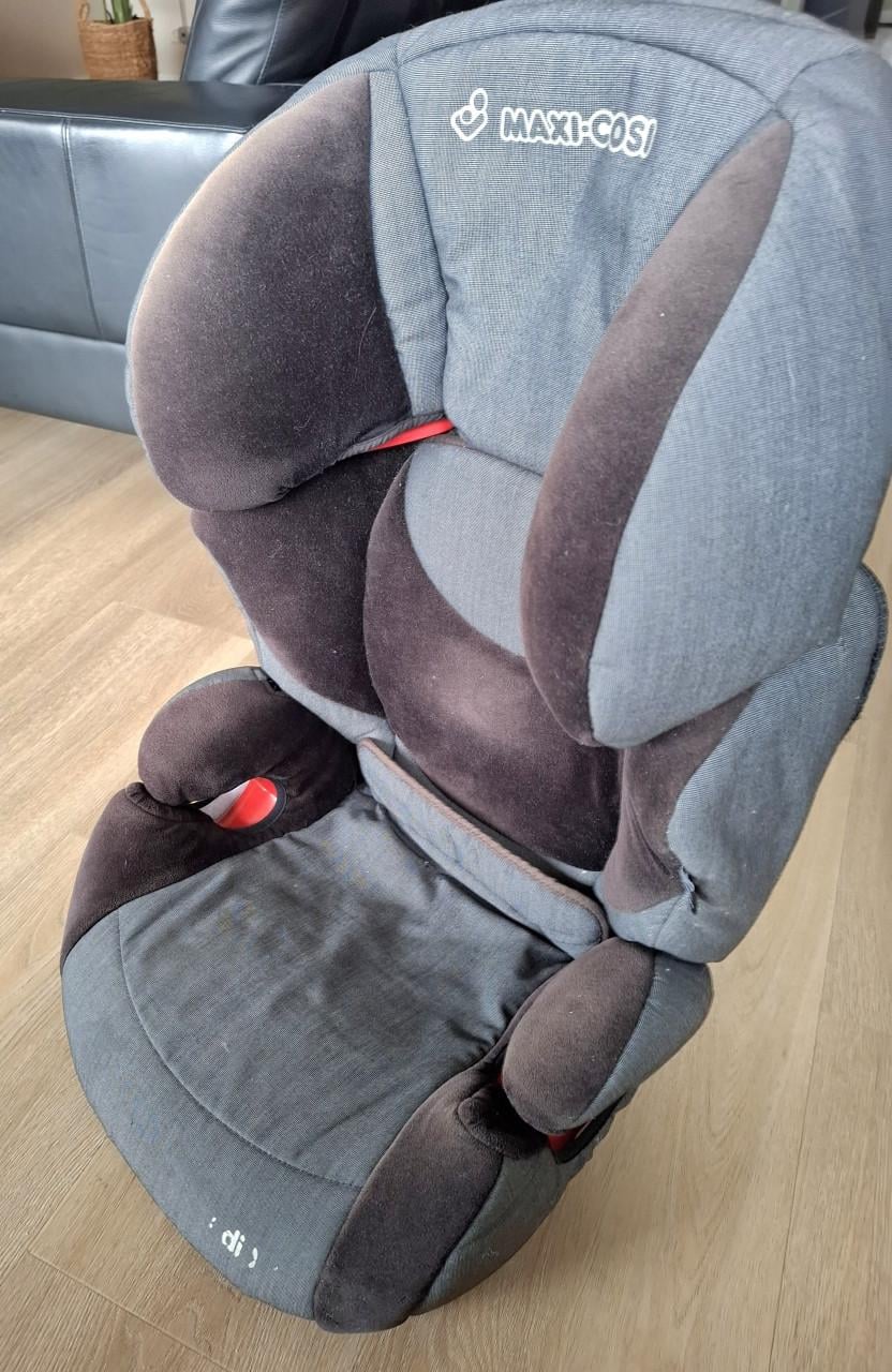 Te koop: Maxi-Cosi Autostoel 25-36kg Zitverhoger.