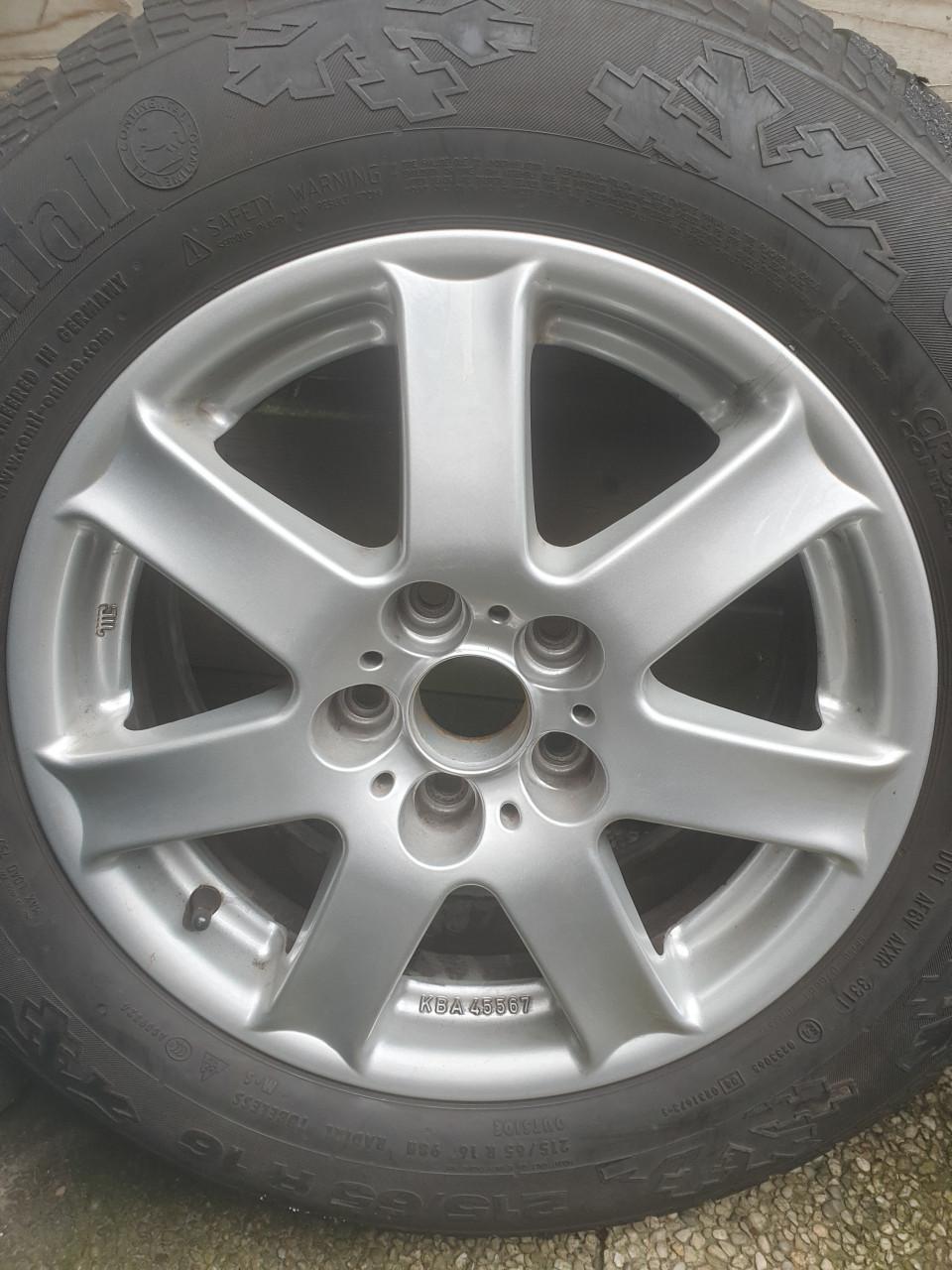 Velgen met winterbanden 215/65R16 voor golf enz