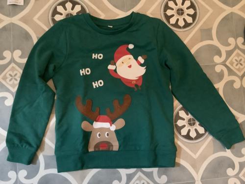 Kerst truien maat 122/128, valt als 116/122, samen € 3,00