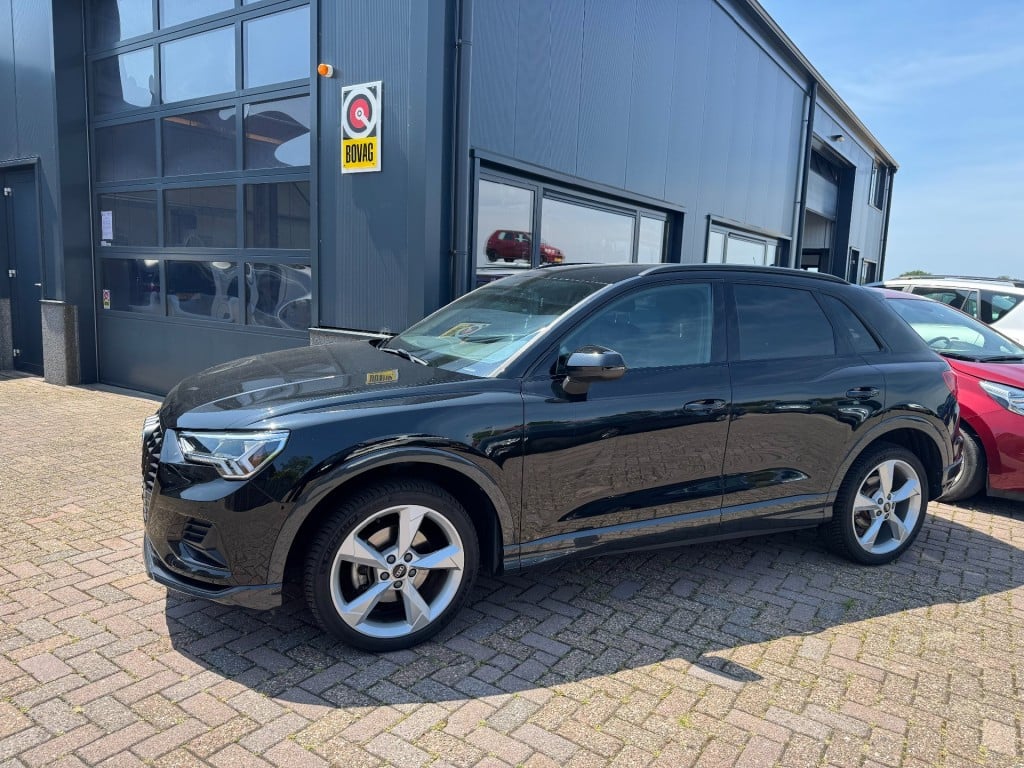 Audi Q3 35 tfsi business edition