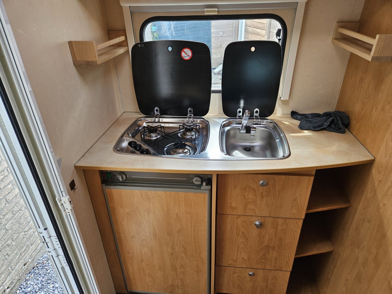 CARAVELAIR ANTARES DE LUXE LICHTGEWICHT CARAVAN MET MOVER!!