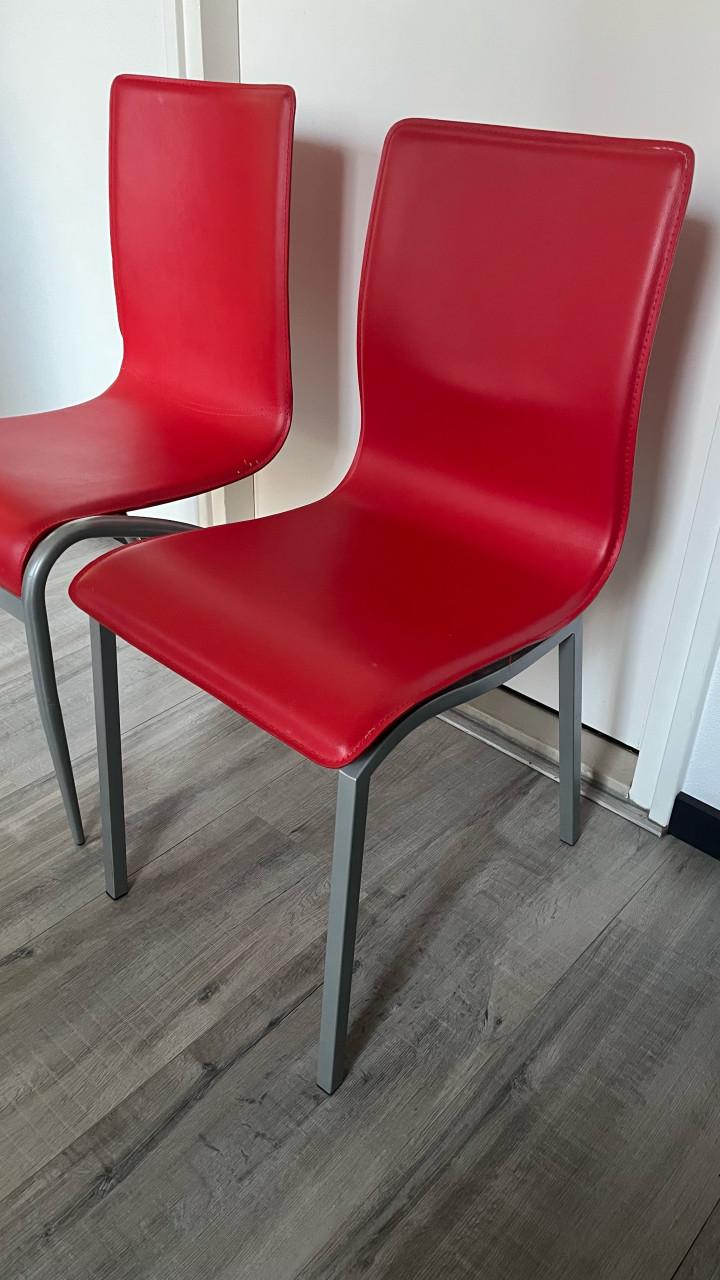TE KOOP 2 stoeltjes