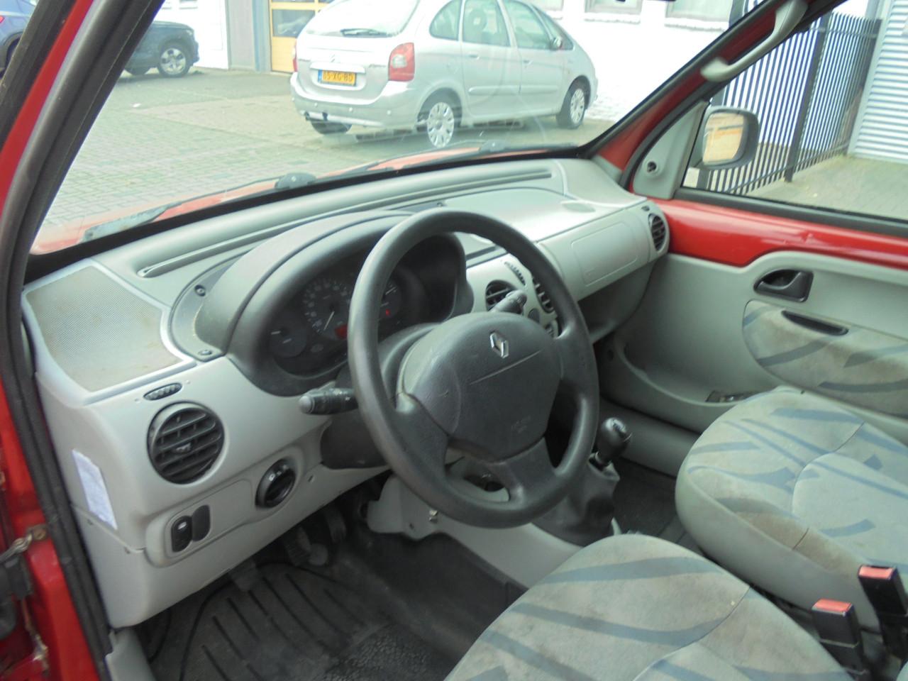 Renault Kangoo 5 persoons benzine ,echte werkauto ,apk t/m juni 2026