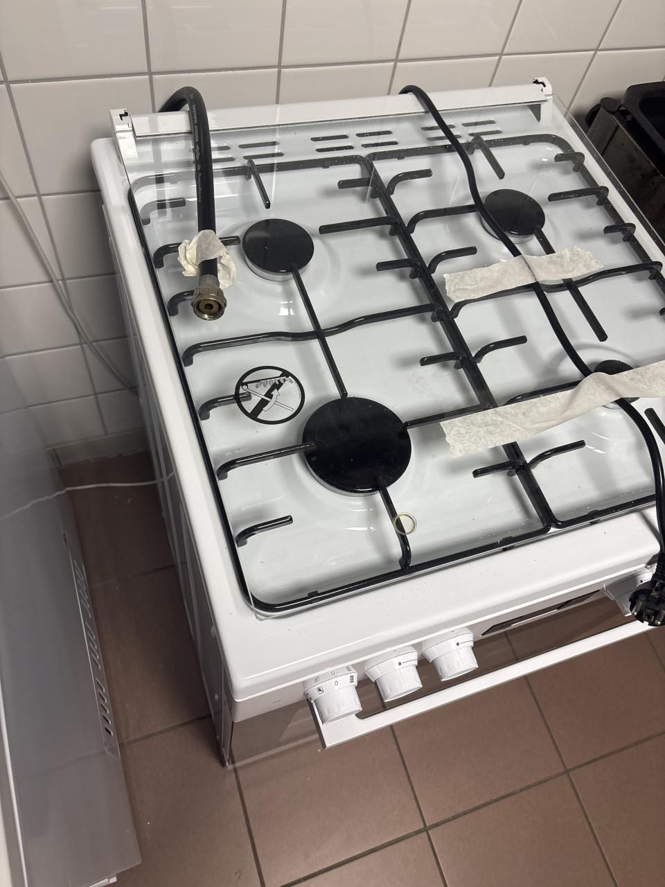 Beko gasfornuis en oven, nooit gebruikt.