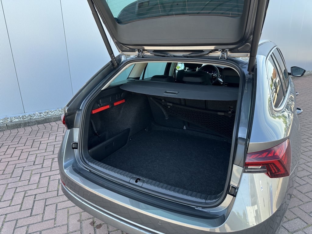 Skoda Octavia combi 1.5 e-tsi 150pk business edition plus