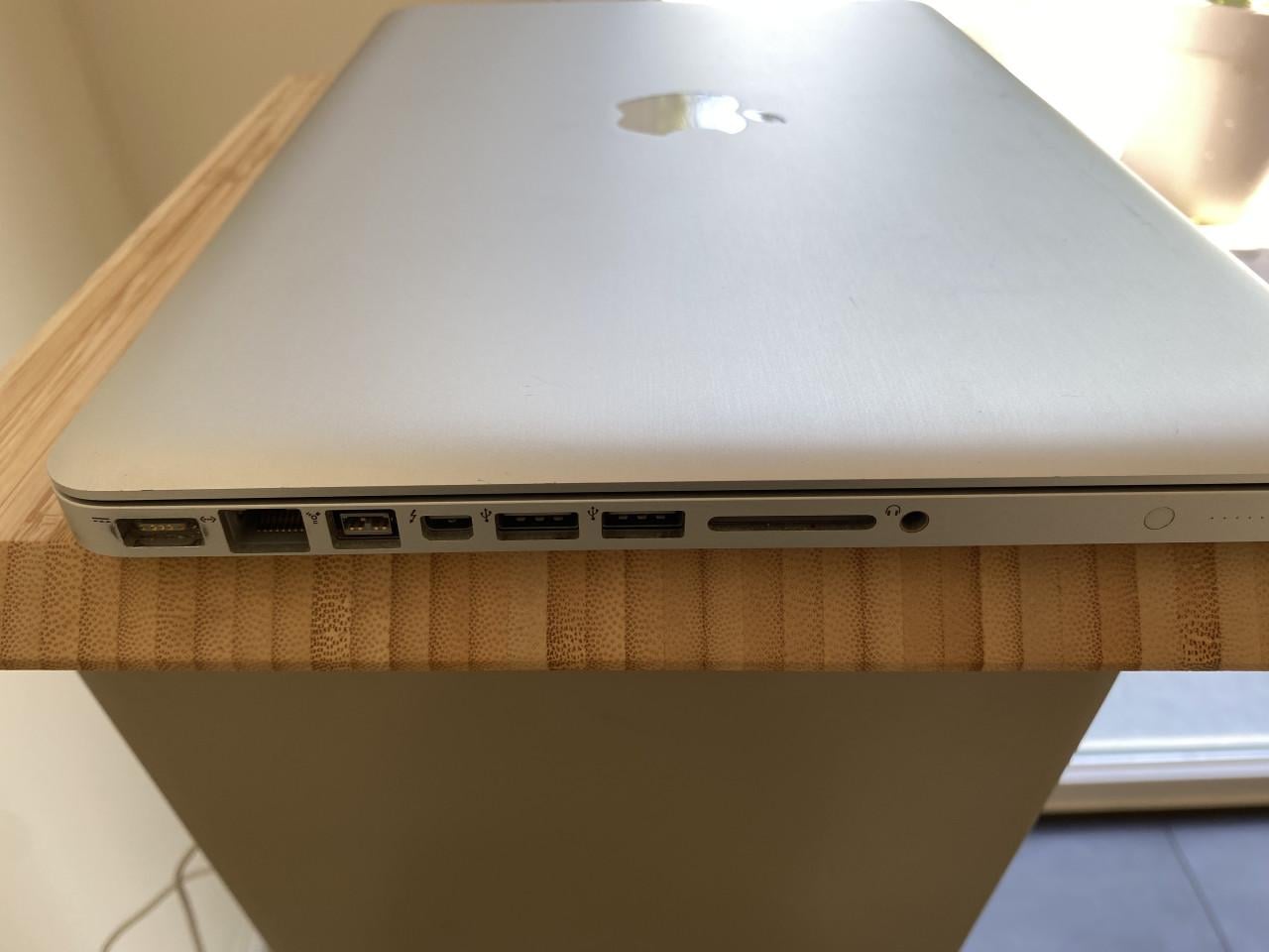 Apple MacBook Pro 13-inch