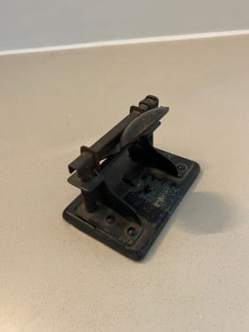 Vintage perforator zwart 10x7 cm Bieden mag