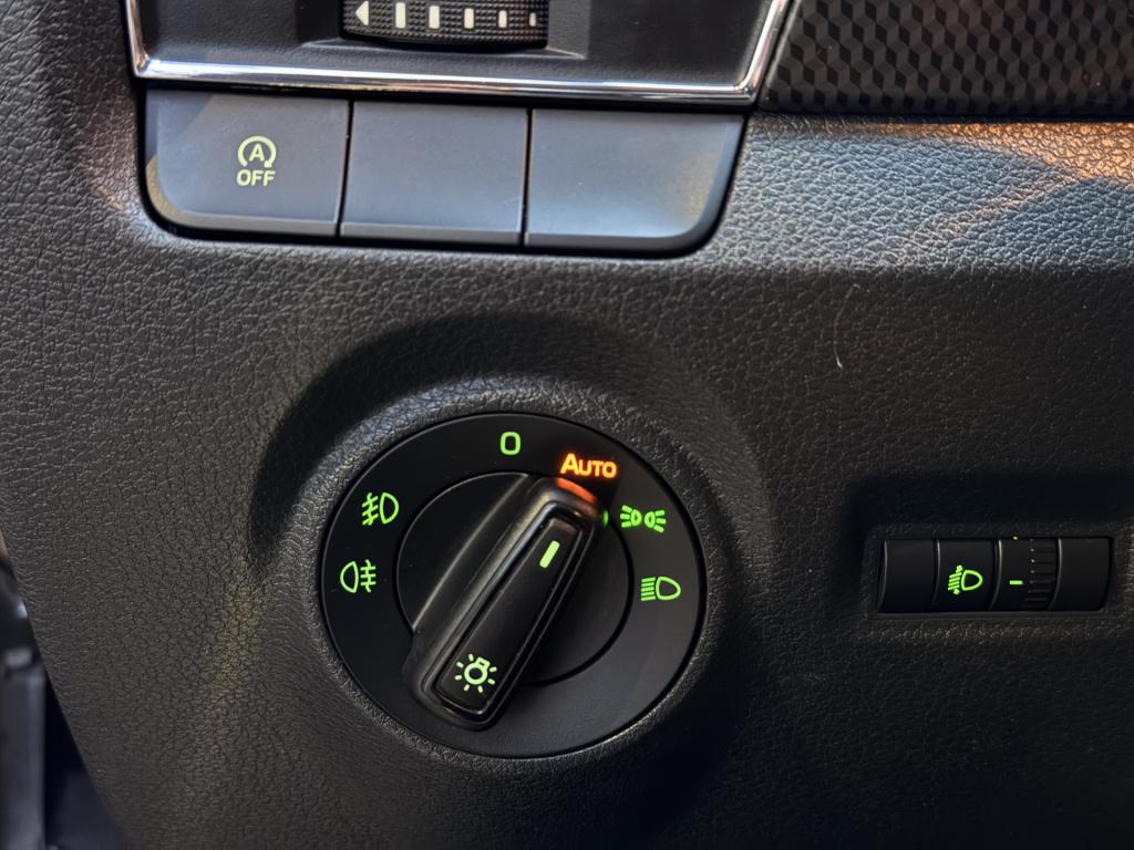 Skoda Fabia combi 1.2 tsi monte carlo | glazen dak | cruise | led | kuipsto