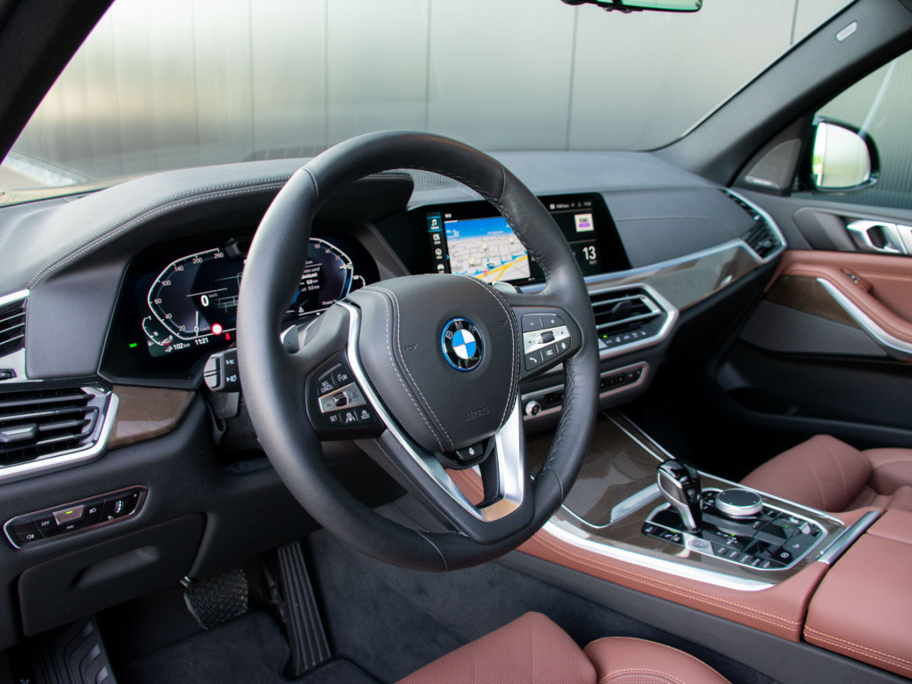BMW X5 xdrive45e high executive | softclose | trekhaak | harman kardon | he