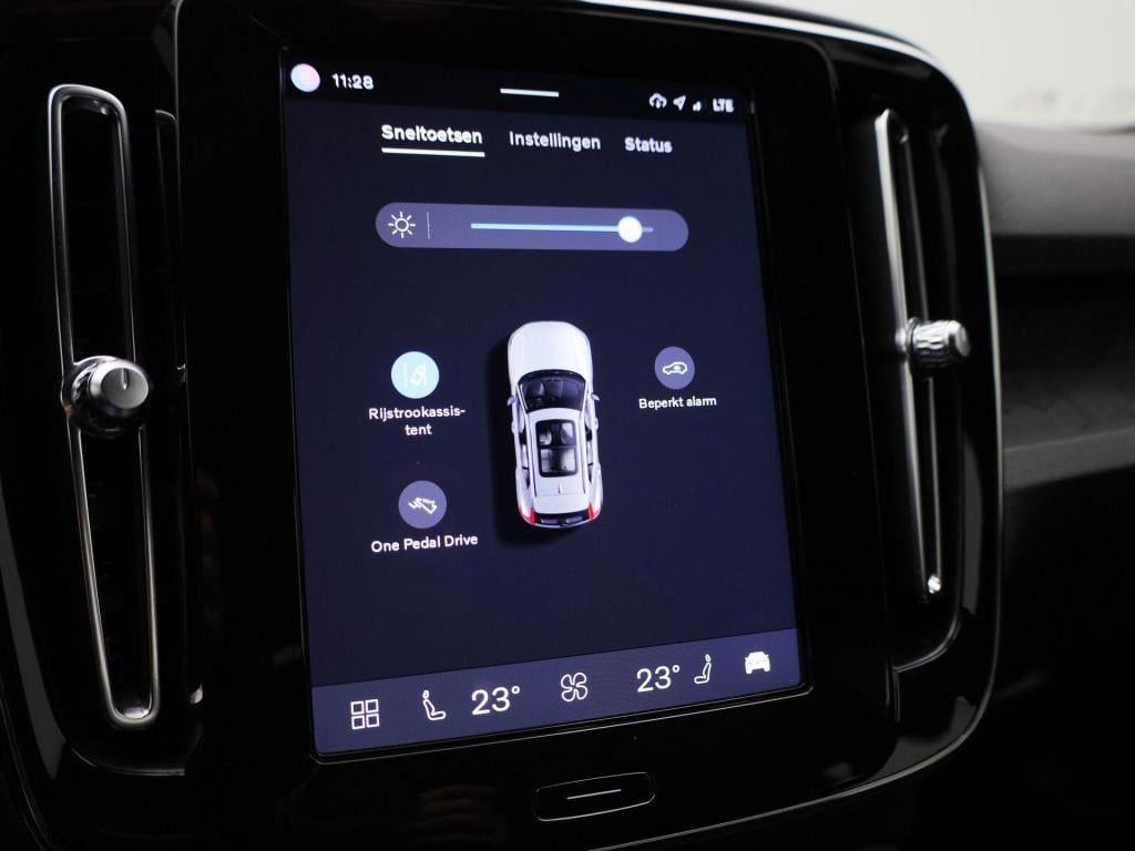 Volvo XC40 recharge core | automaat | apple carplay / android auto | virtua