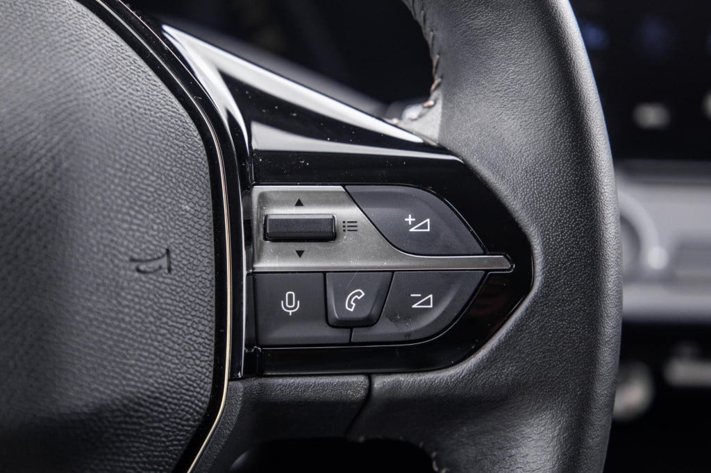 Peugeot 308 1.2 puretech active pack business airco / cruise controle / ned