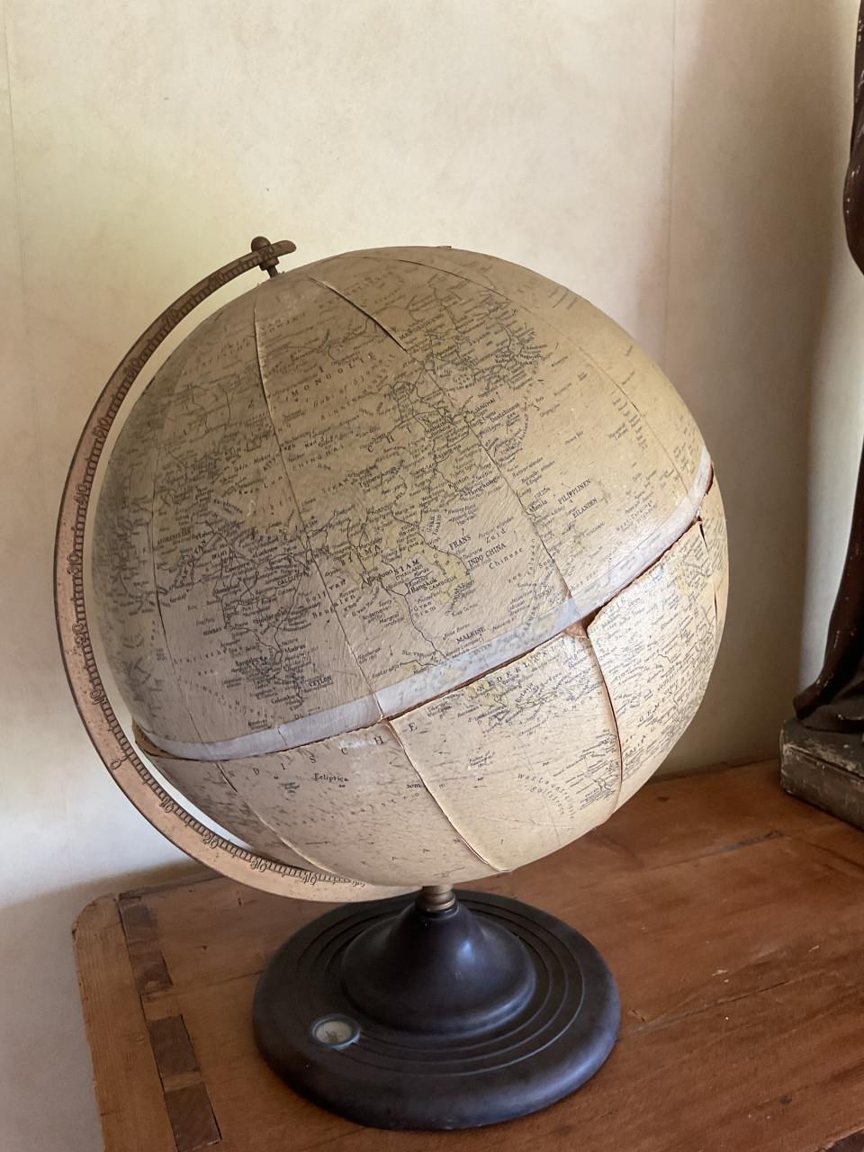 Brocante globe Bossaerts Antwerpen