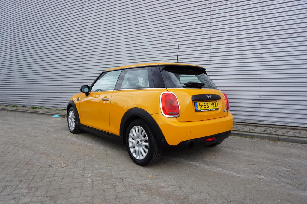 Mini 3-deurs 1.2 one airco / stoelverw. / bt / elektr. ramen / lm velgen
