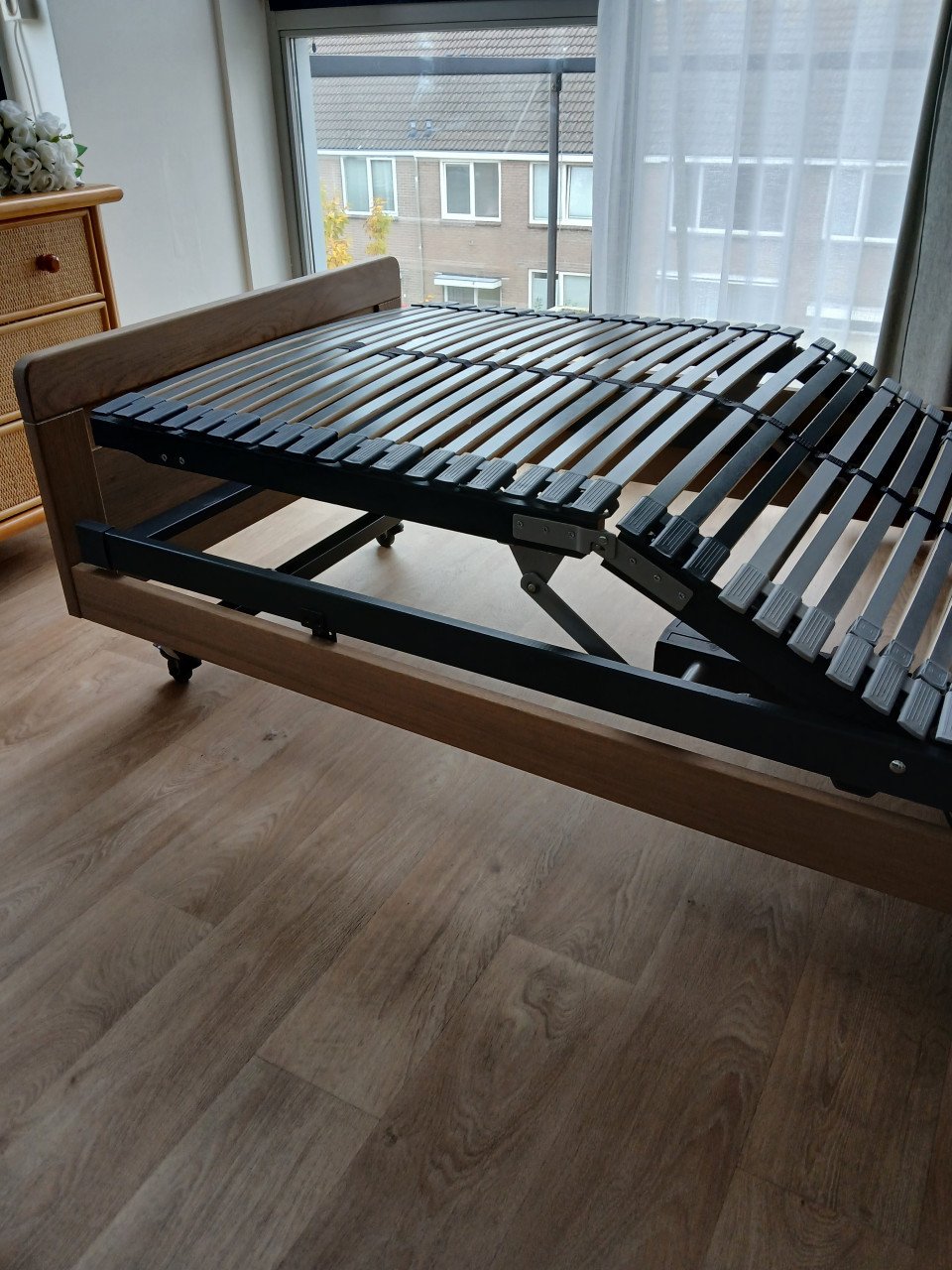 Elektrisch verstelbaar 2 persoons bed.