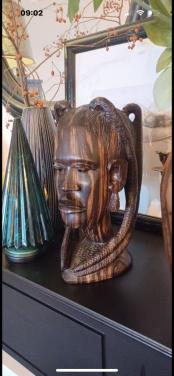 Ebben-houten buste Afrikaanse vrouw