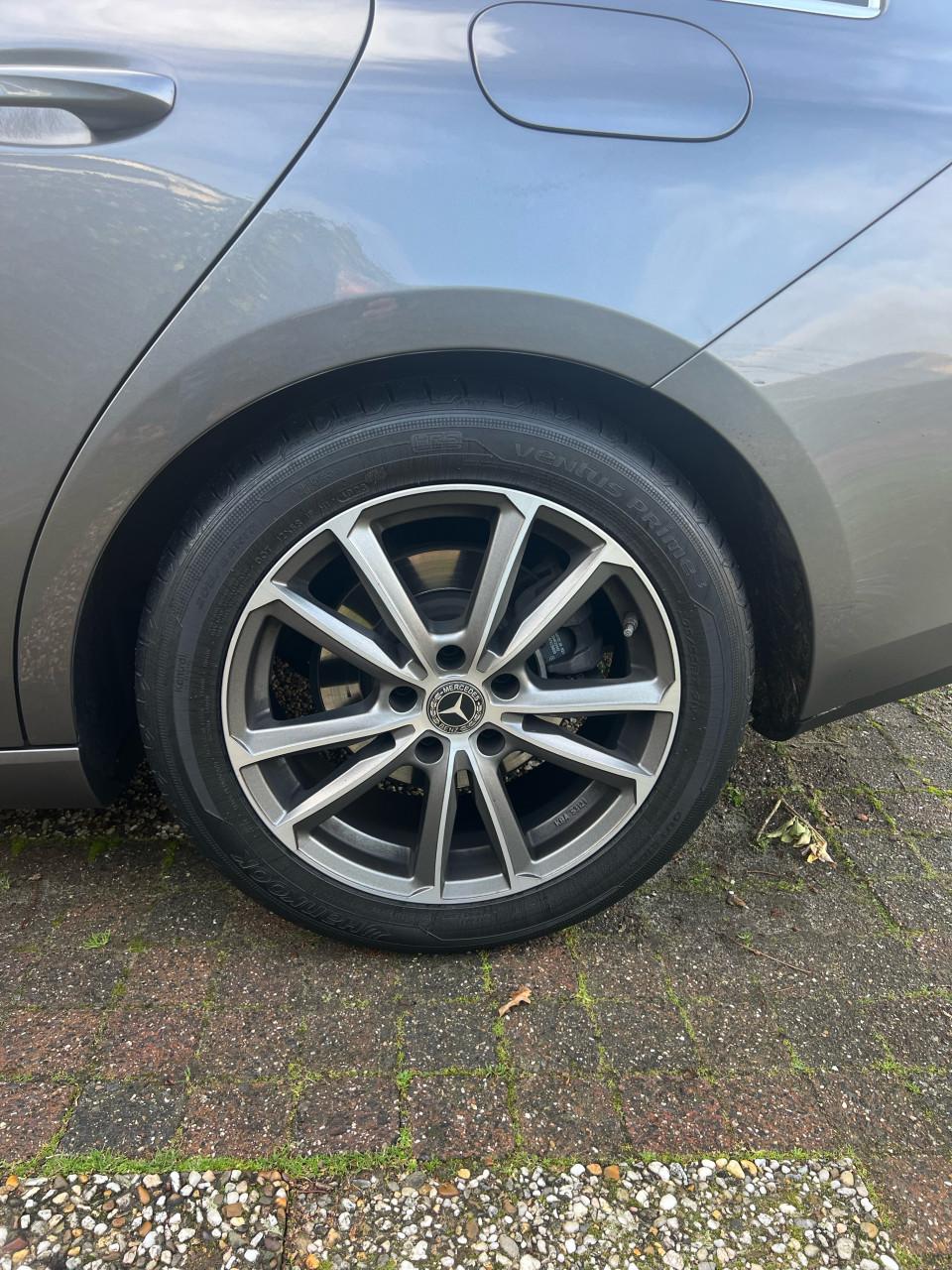Te koop: set van 4 stuks 17 inch AEZ Tioga Titan velgen incl. banden