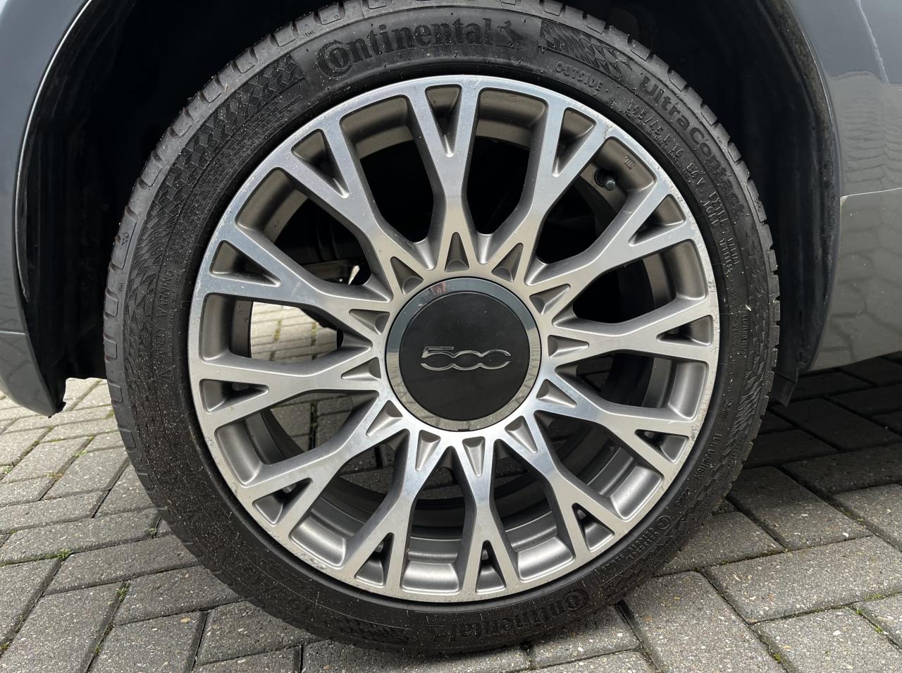 Fiat 500 1.2 Lounge GROOT SCHERM