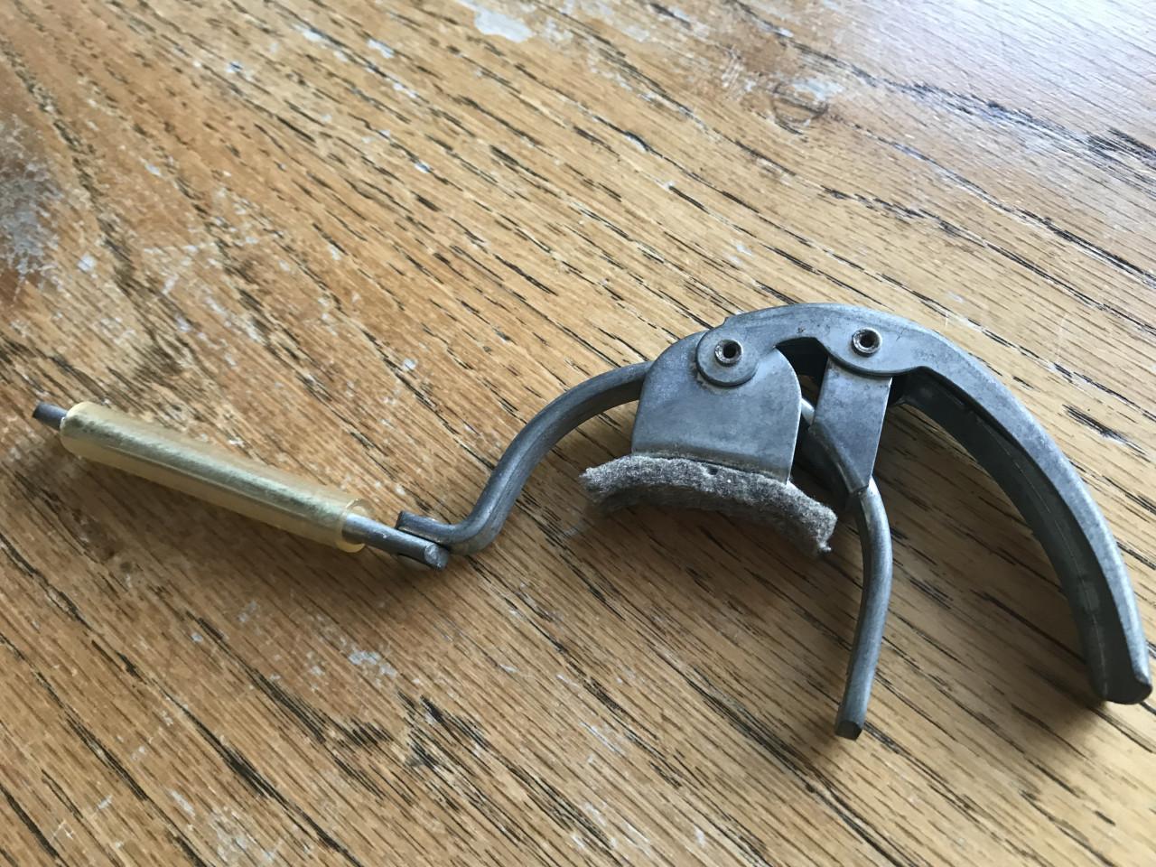 Capodaster voor akoestische gitaar