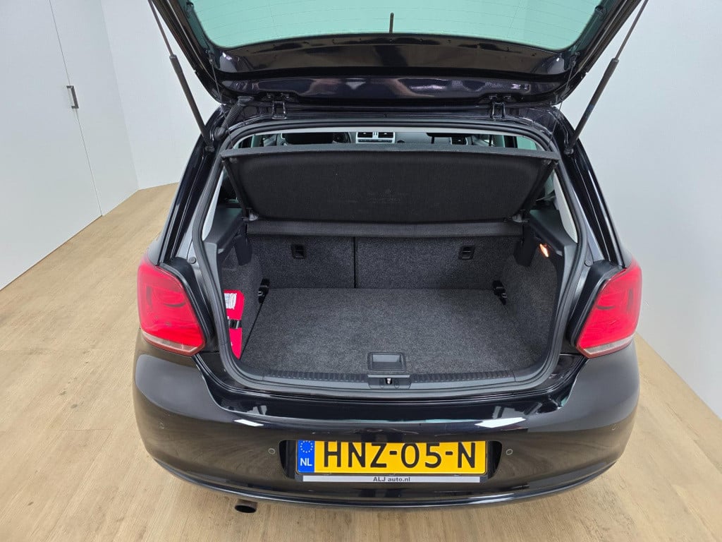 Volkswagen Polo occasion 1.2 tsi highline met parkeersensoren en 5 deurs zw